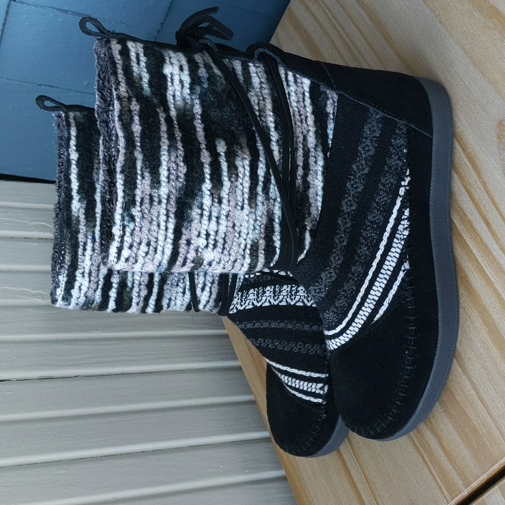Toms Suede Winter Boots